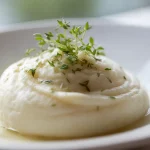 Purée au Cookeo, lisse et crémeuse, parfaite pour accompagner vos plats.